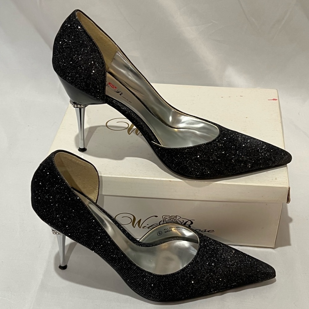 Wild Rose Black Glitter pumps.